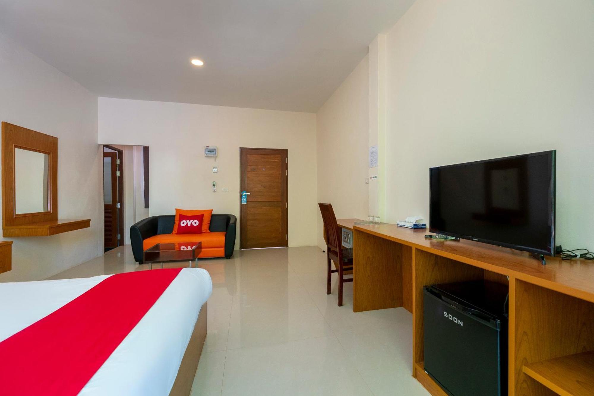 Oyo 665 Sj House Hotel Krabi town Екстериор снимка