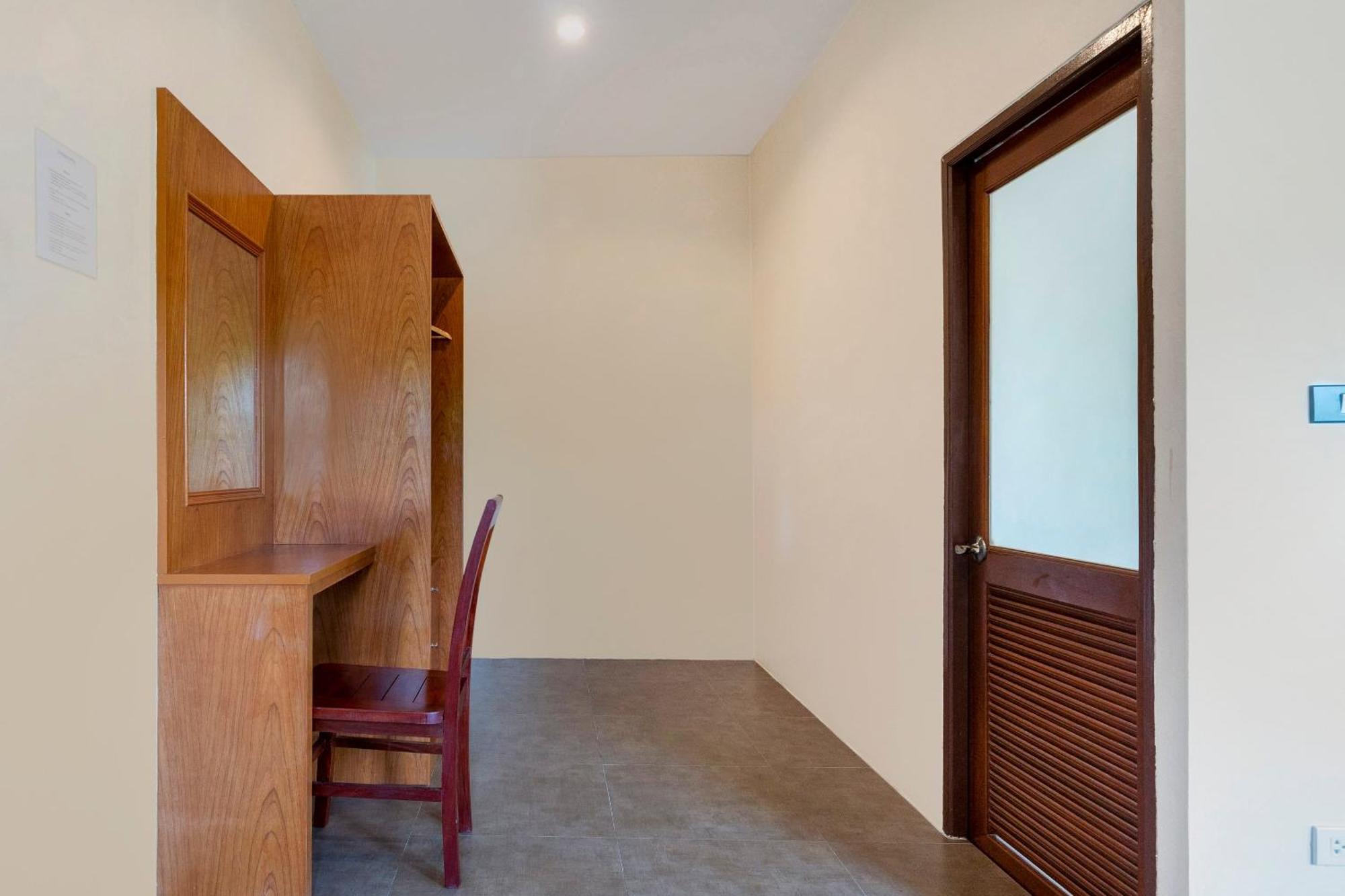 Oyo 665 Sj House Hotel Krabi town Екстериор снимка